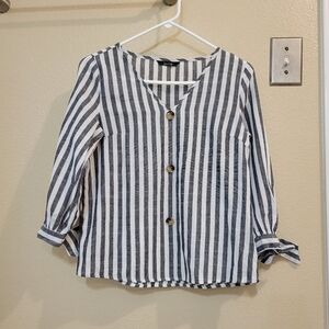 Shein Women V-neck knot cuff black and white striped top size XS